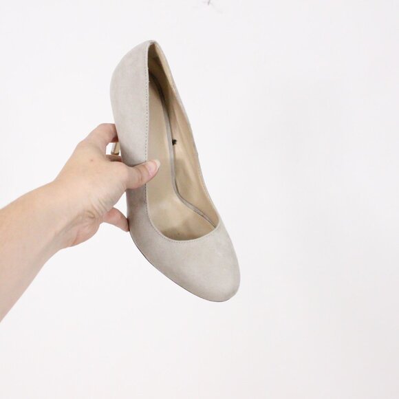 *Just Fab Classic Nude Suede Pump Celonia - Picture 5 of 6